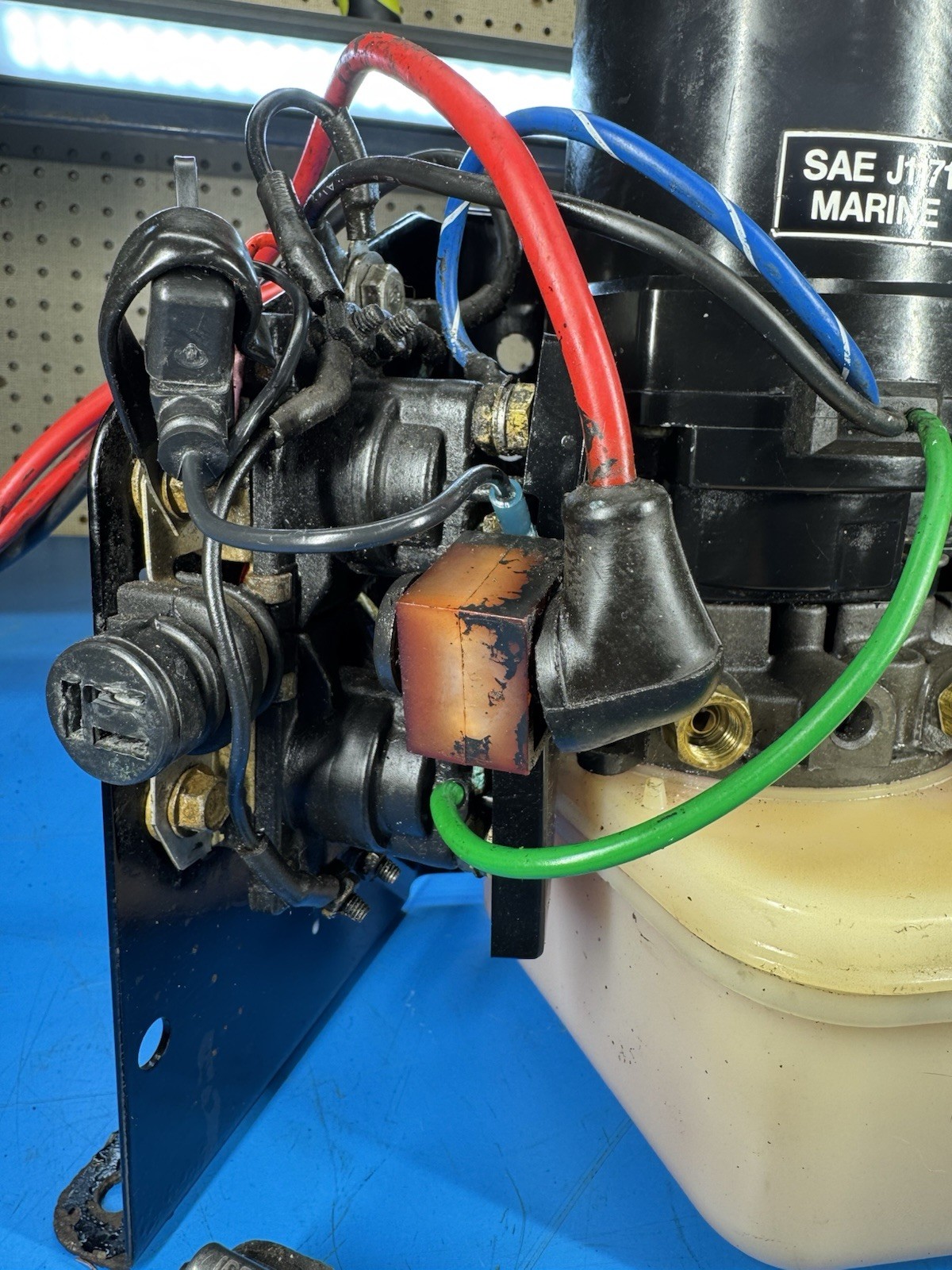 MerCruiser Alpha One Gen 2 Trim Tilt Pump