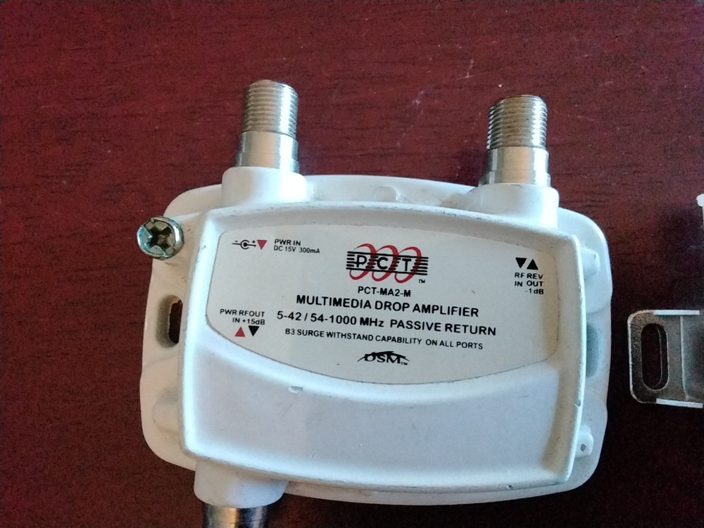 PCT-MA2-M Multimedia Drop Amplifier with Passive Return & 4 Way Splitter