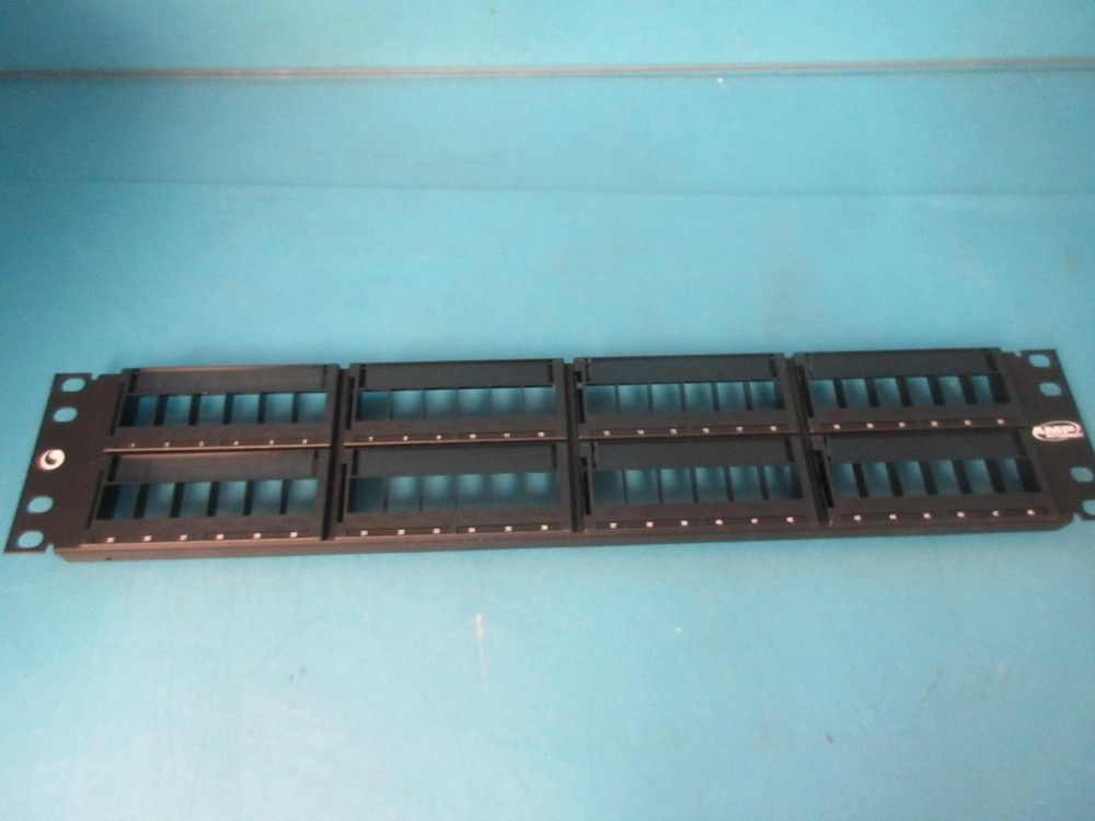 NEW COMMSCOPE 1933308-1 SL SERIES PATCH PANEL MULTIMEDIA 48-PORT FLAT FRONT