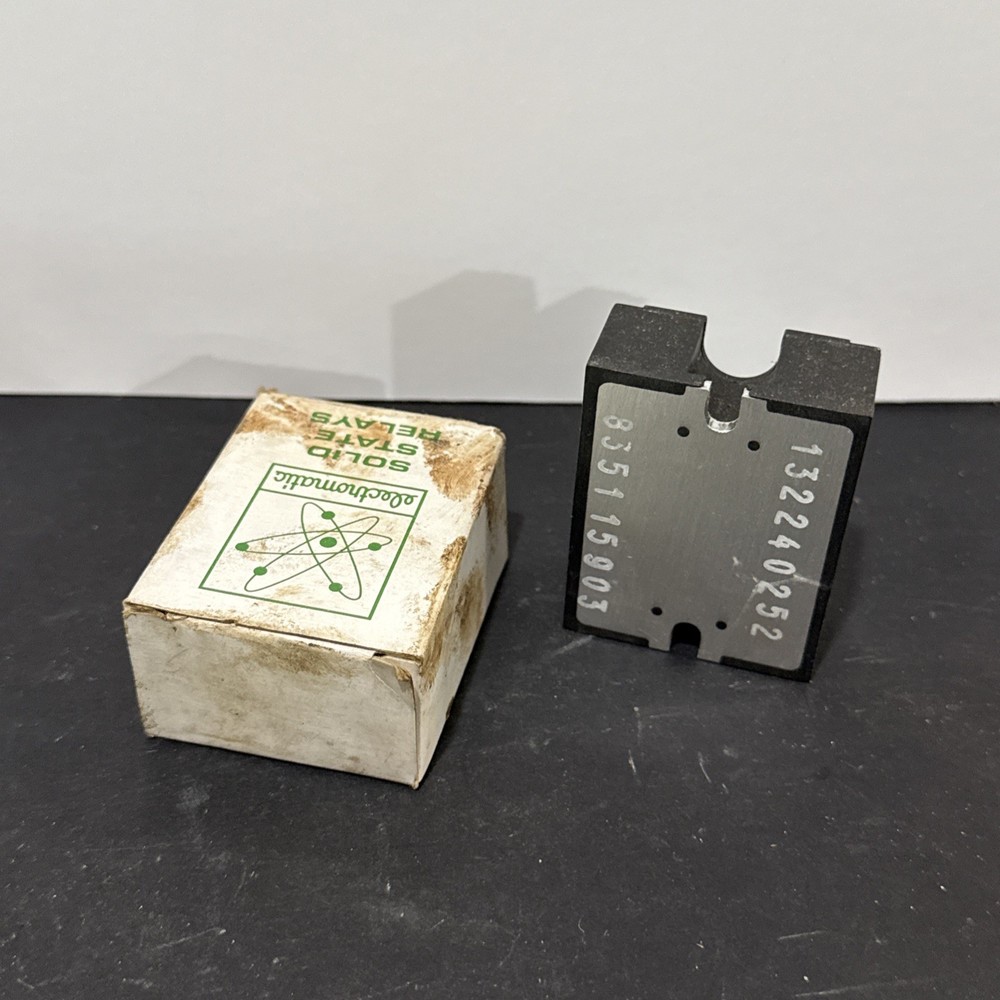Electromatic Solid State Relay RS 132-240-25-2 NOS