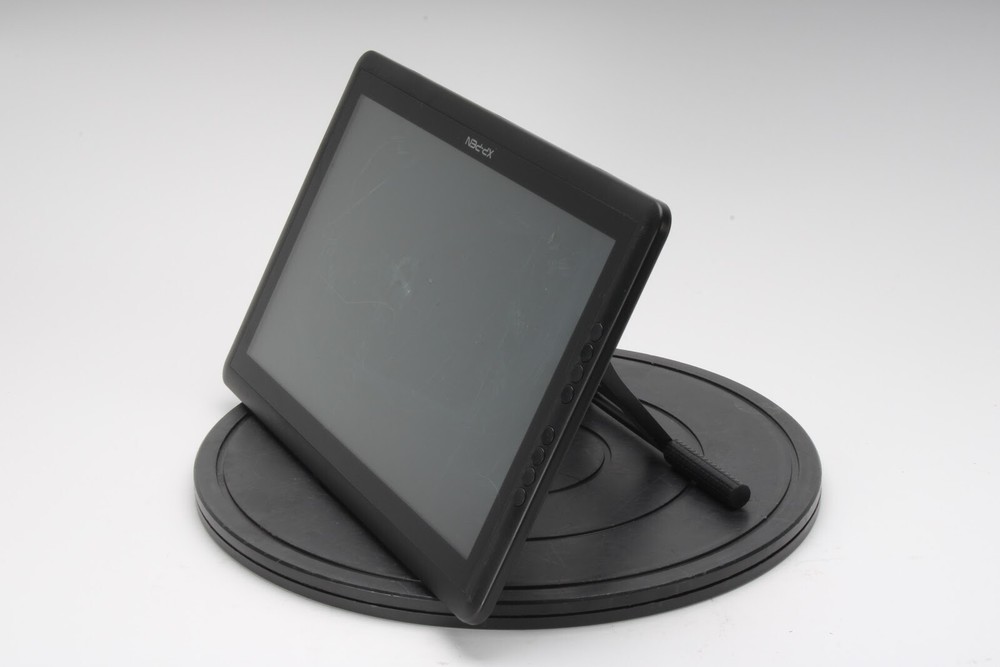 XP-Pen 15.6" Graphic Pen Display - Fair Condition