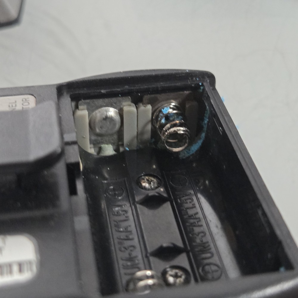 8 Bodyworn Transmitter 921T Radium 216MHz Phonic Ear UNTESTED - 2 DONT TURN ON