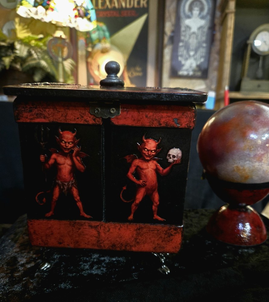 ARLEN STUDIO DIRECT. The DEVILS ORB. Limited Edition.