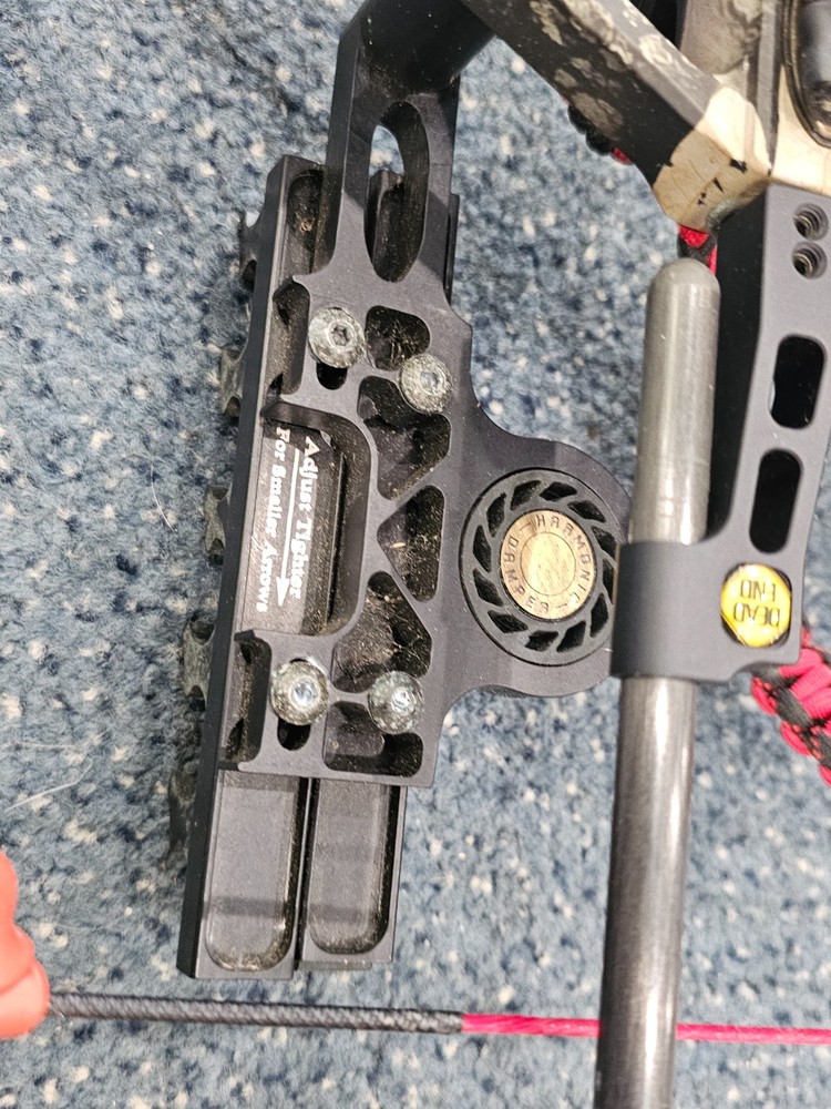 Mathews Switchback XT Compound Bow 70# Draw Weight Right Hand w/ Case