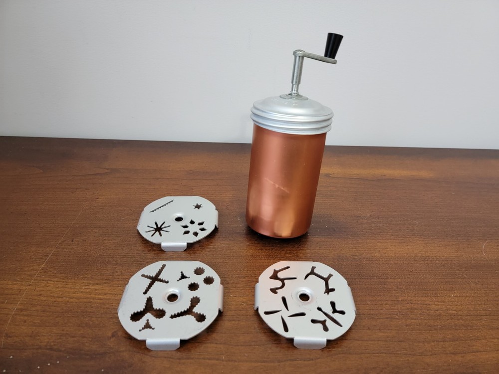 VINTAGE MIRRO DIAL-A-COOKIE PRESS w/CRANK HANDLE & 3 DISCS