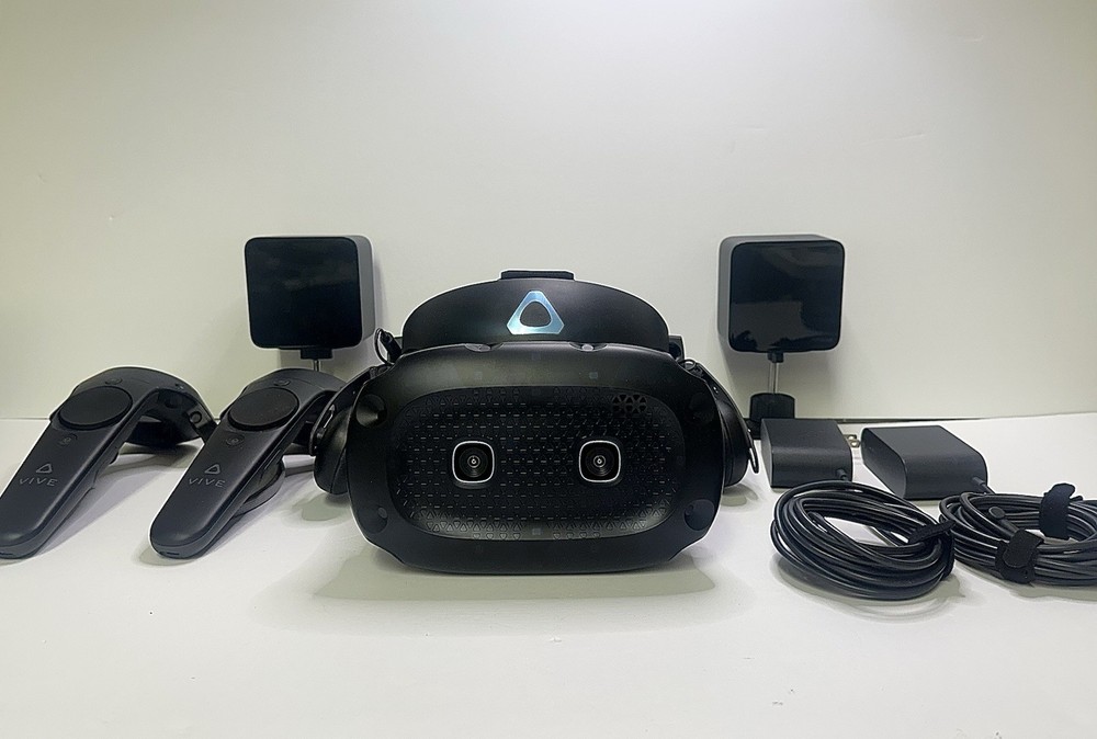 HTC Vive Cosmos Elite Full VR Kit with Base Stations, Controllers