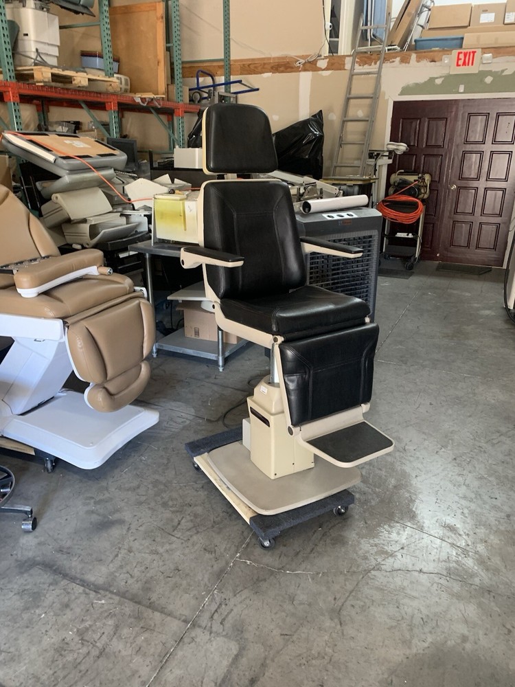 Midmark 419 procedure chair