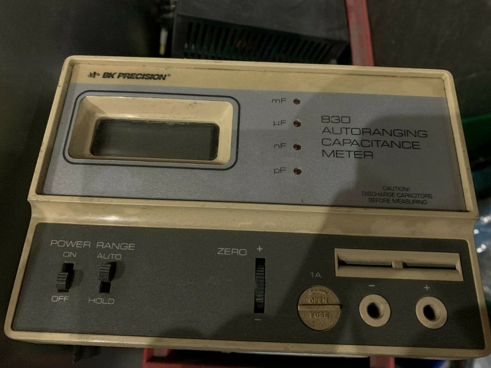 BK Precision 830 Autoranging Capacitance Meter 200pF to 20uF
