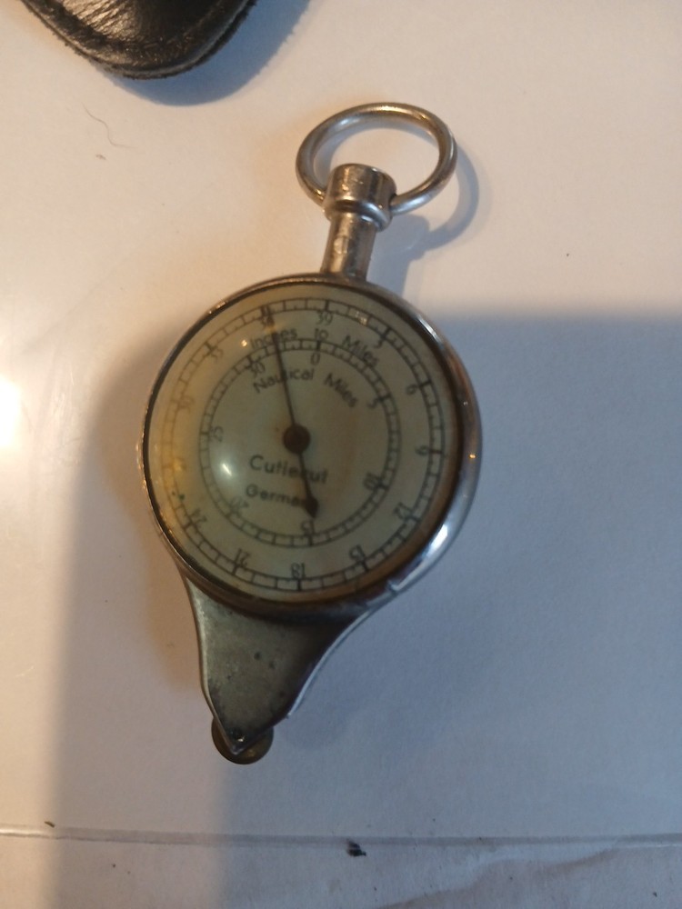 VINTAGE CUTIECUT OPISOMETER/COMPASS