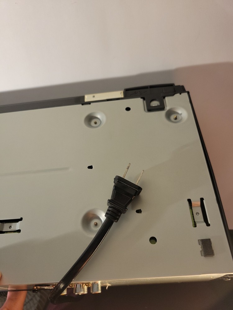 Sanyo DVD Player MODEL DWM-270