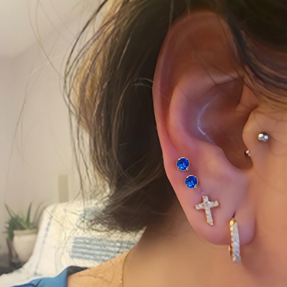 Ear Piercing Kit Disposable Ear Piercing Kit with Multi-sized CZ Earring Stud...