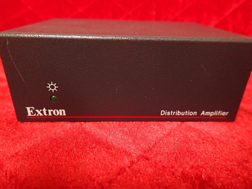 Extron Electronics - Distribution Amplifier  - Model MDA 3SVA