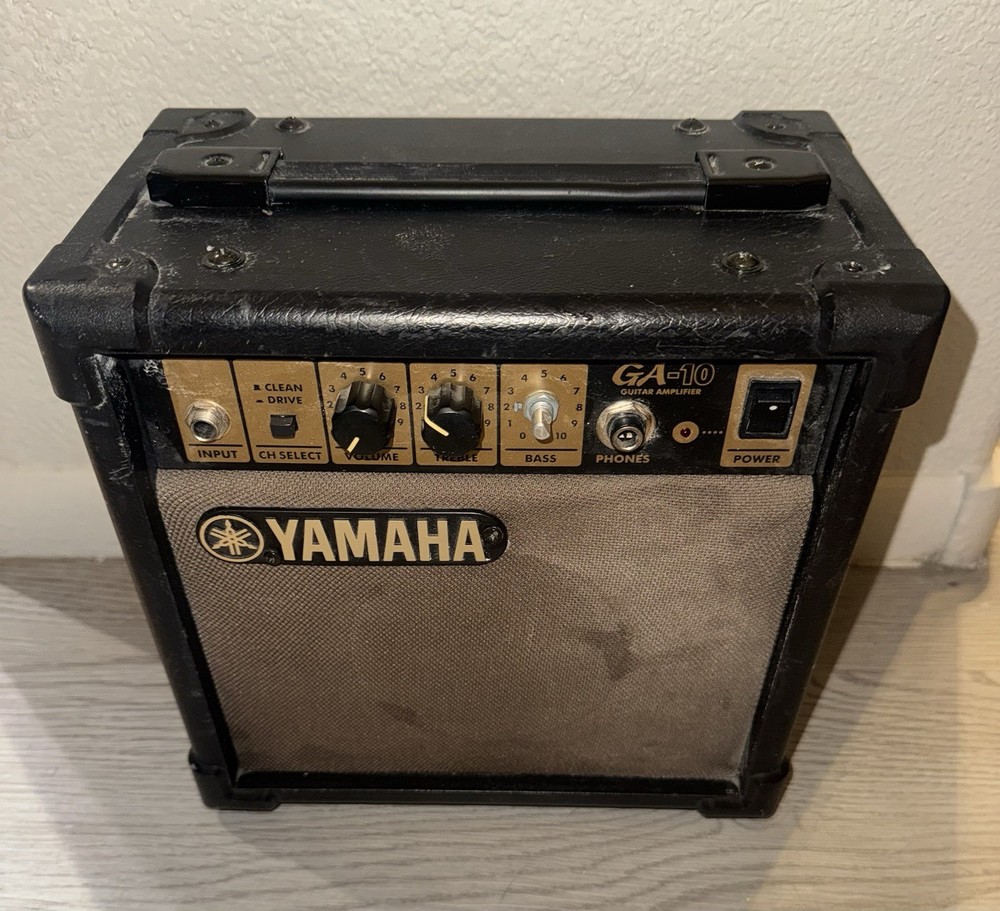 Yamaha Guitar Amplifier Model GA 10