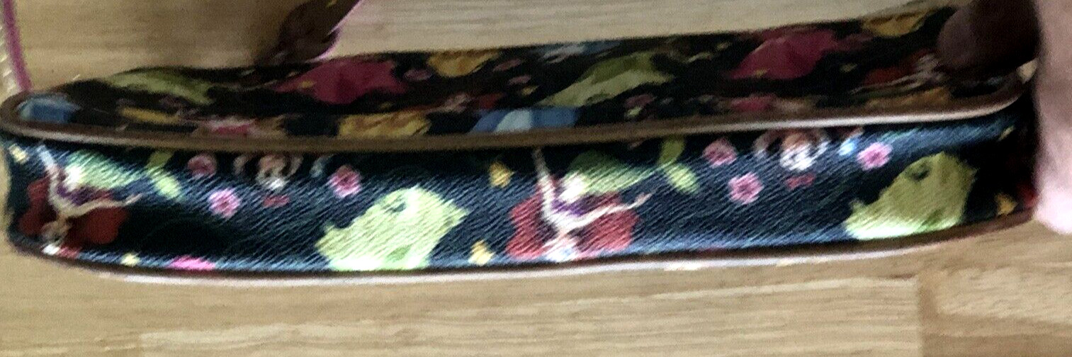 RARE DISNEY 2016 DOONEY & BOURKE PRINCESS HALF MARATHON CROSSBODY PURSE - ISSUES