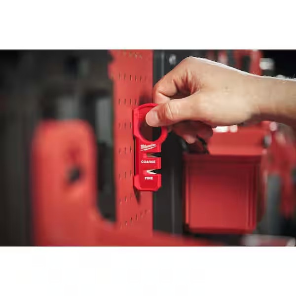 Milwaukee Tool Compact Knife Sharpener Secure grip