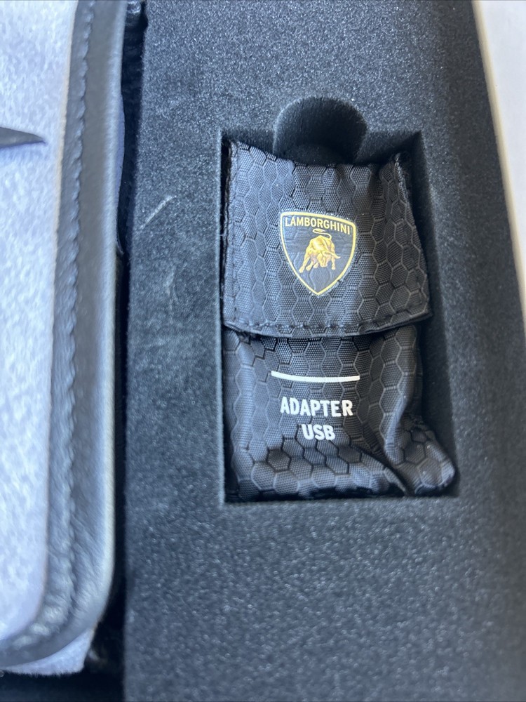 Lamborghini Urus Car Cleaning Kit - Missing Usb
