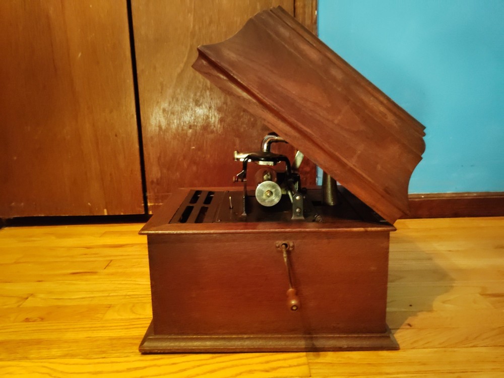 1914 Edison Amberola X Cylinder phonograph