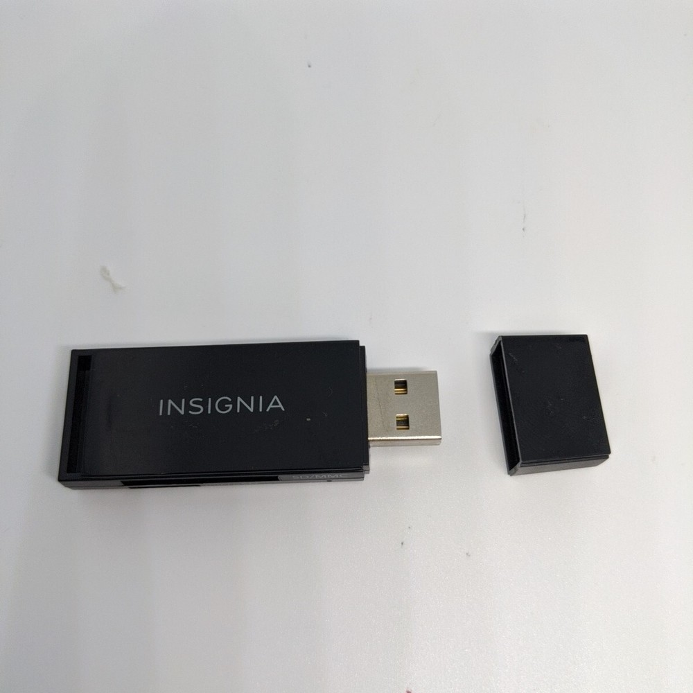 INSIGNIA SD MicroSD Memory Card Reader USB 2.0 Plug and Play Black - Tested