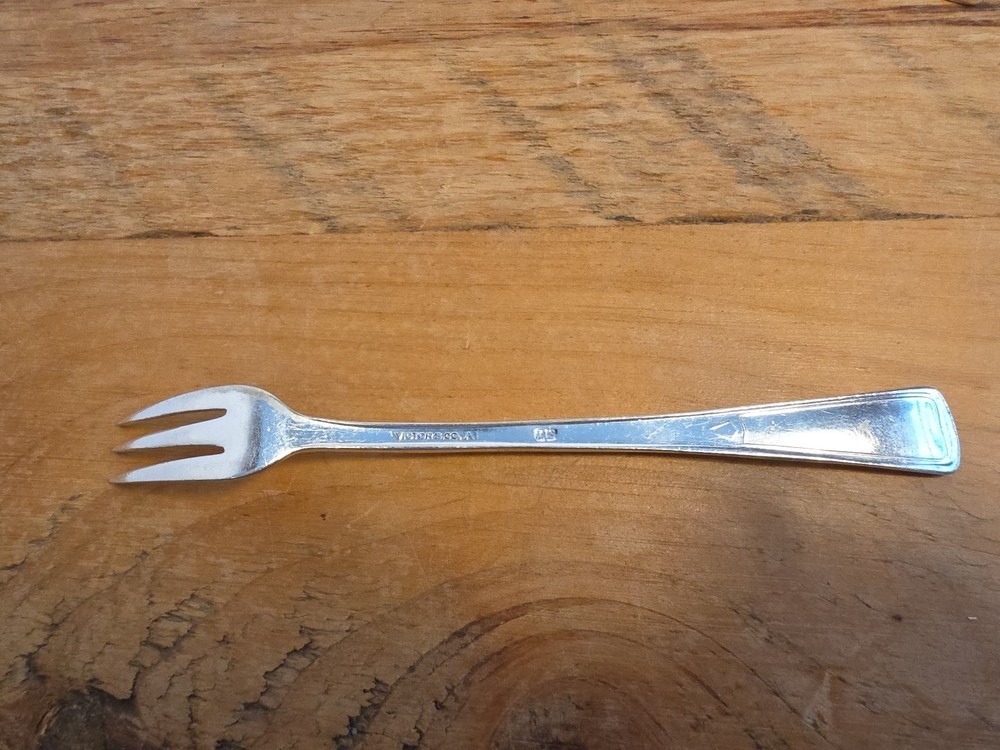 6 IS Gramercy Pattern Silverplate Cocktail Forks VICTORS. CO. AI