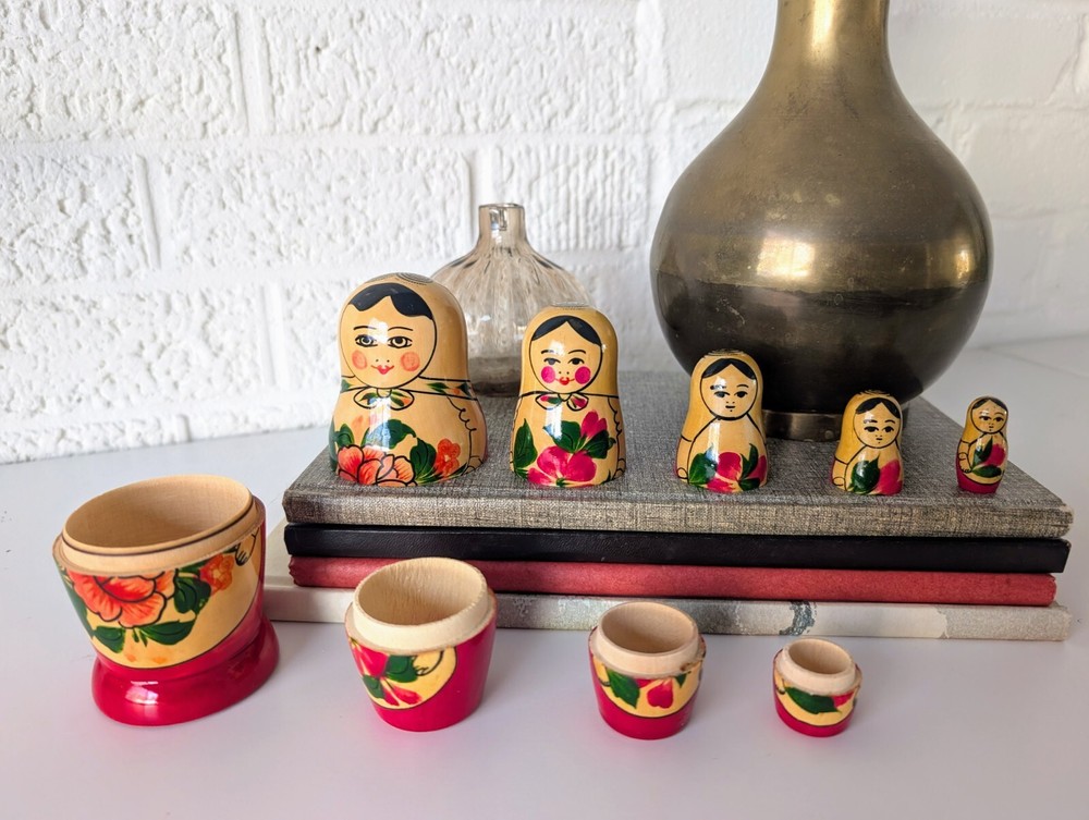 Vintage Nesting Dolls | Floral Matryoshka | Stacking Dolls