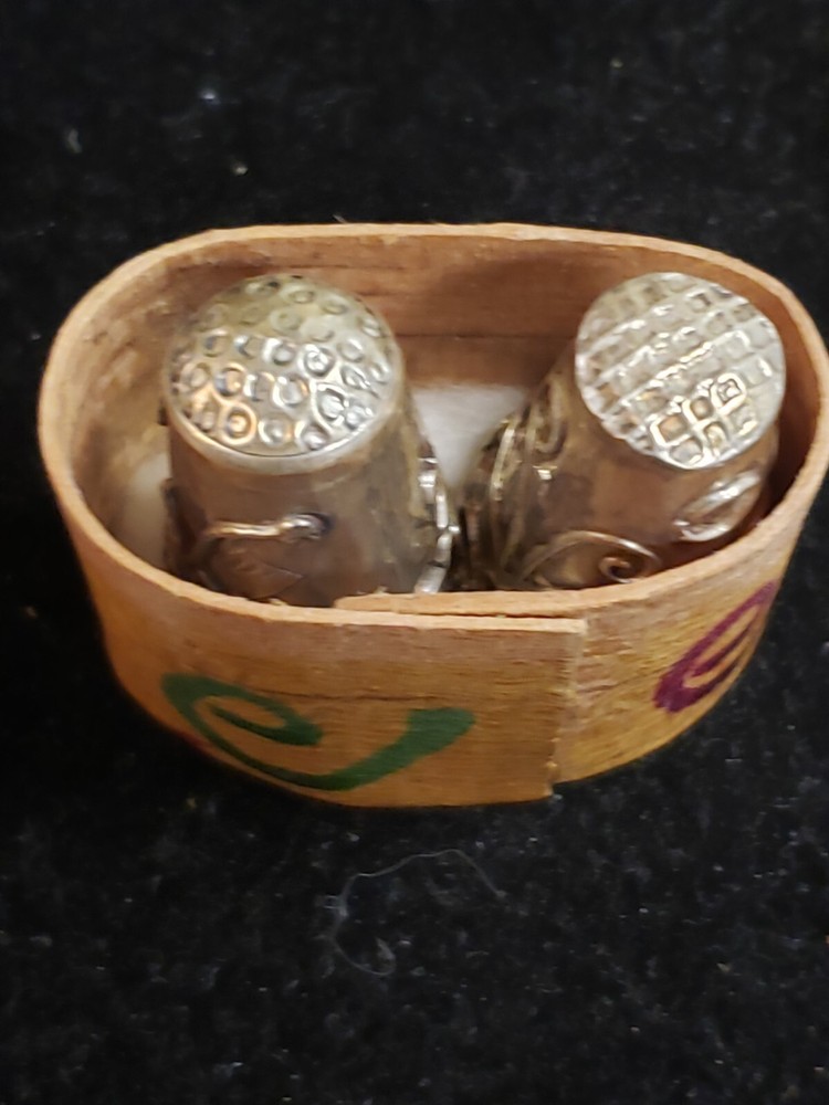 .925 STERLING SILVER THIMBLES TAXCO MEXICO SIGNED WITH TREE BARK CASE