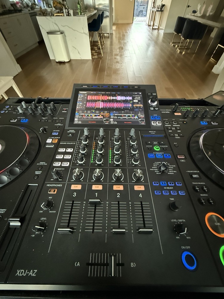 AlphaTheta XDJ-AZ DJ DECK. (WITH FLIGHT CASE)
