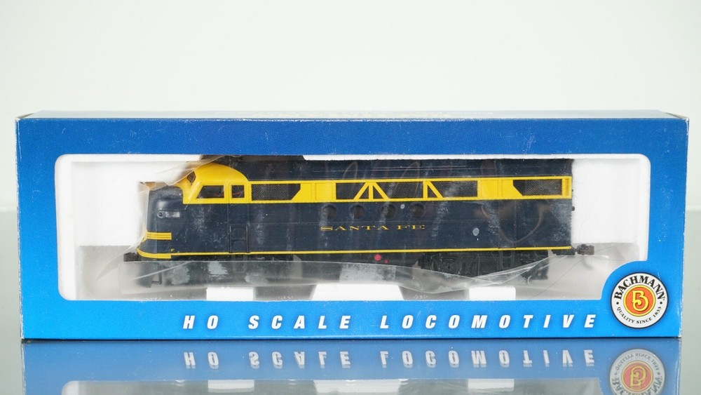 Bachmann FTA Santa Fe Blue & Yellow HO scale