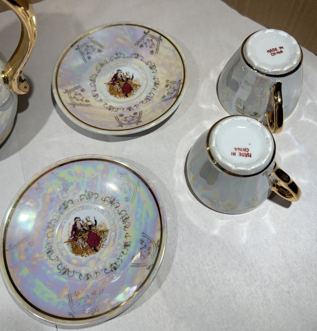 Romeo And Juliet Tea Pot 4 Tea Cups 4 Saucers Gold Trim Handles Iridescent White