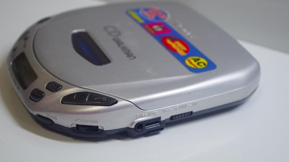 SONY D-E404 COMPACT DISC COMPACT PLAYER CD WALKMAN Silver Tested Used