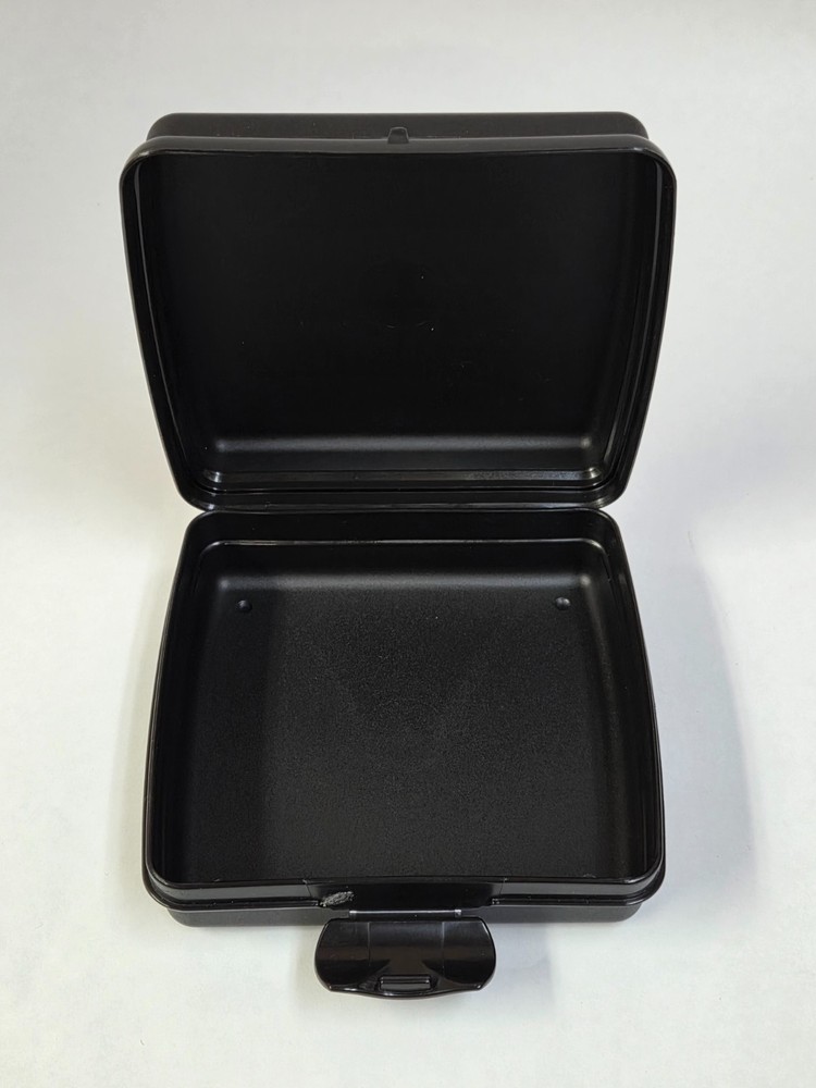Tupperware Hello Kitty Square Sandwich Keeper Container Pink Black
