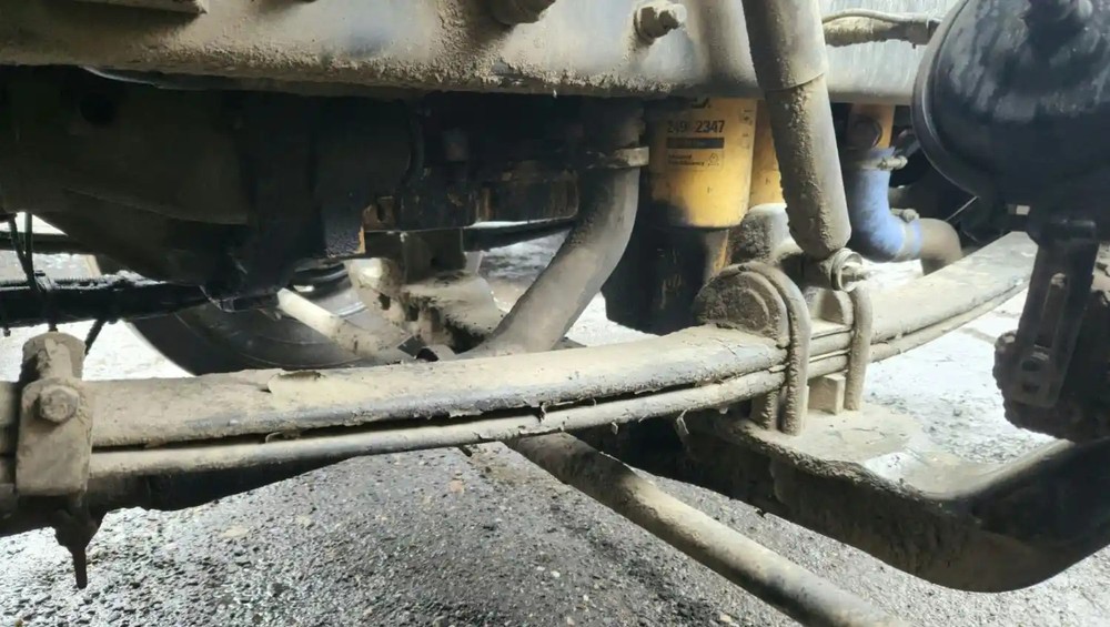 (Used) 2011 Peterbilt 384, FRONT LEAF SPRINGS Front Leaf & Springs P-68431