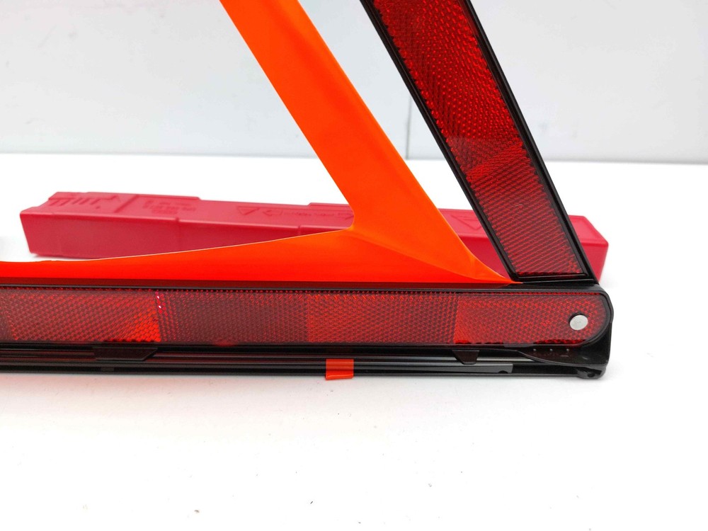 AUDI A4 B9 HAZARD WARNING TRIANGLE 2022