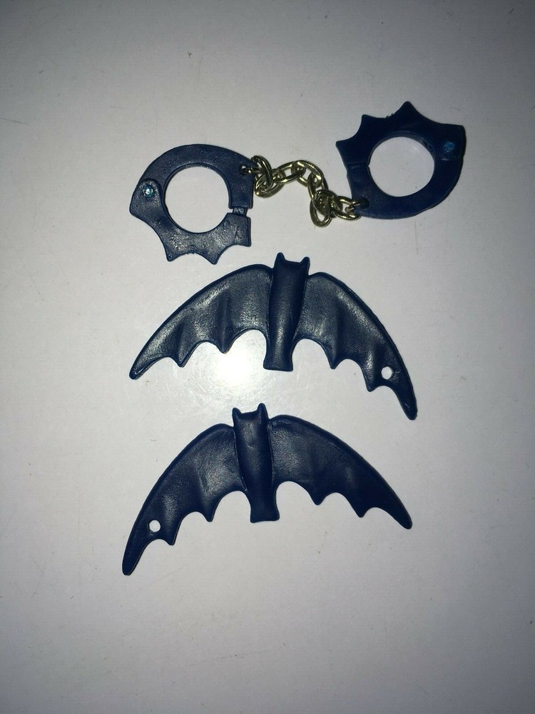 BATMAN 1966 TV SERIES BATMANS  BAT CUFFS & BATARANGS  MADE FOR 8 INCH FIGURES