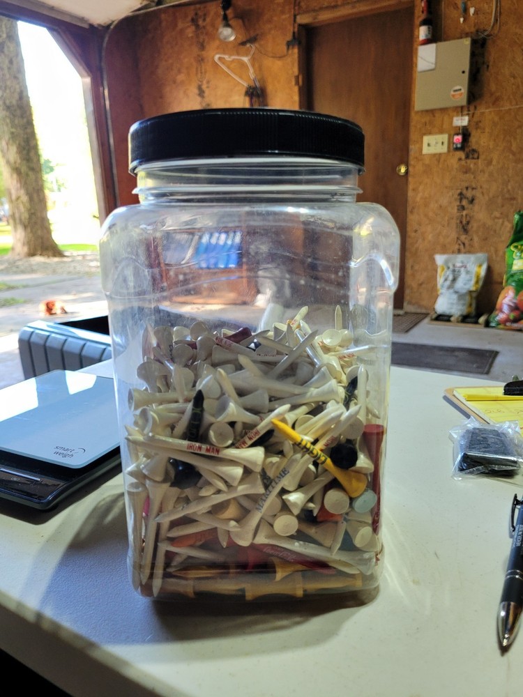 Various Branda Of Golf Tees