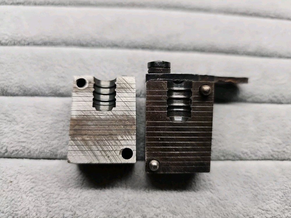 Lyman 358495 Cavity Bullet Mold 131