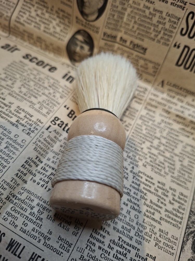 WW2 British Shaving brush 1941- reproduction corded handle