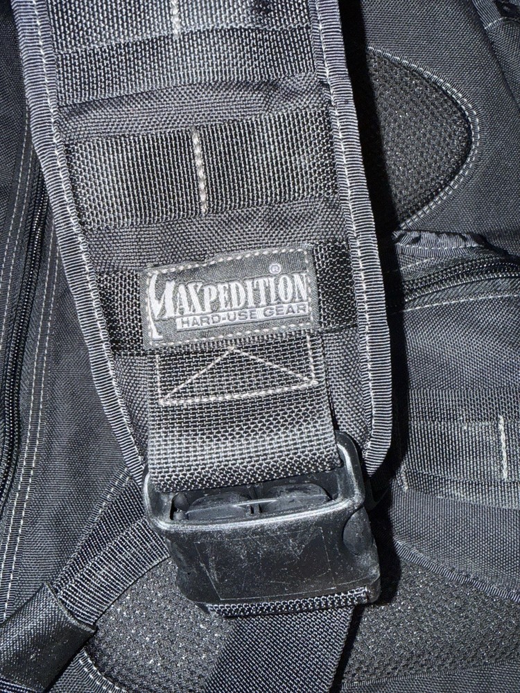 Maxpedition Monsoon GearSlinger 0410B Black. Large size single shoulder pack wit