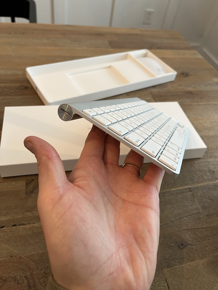 Apple Mac Wireless Bluetooth Keyboard A1314 & Magic Mouse A1296 Battery Powered