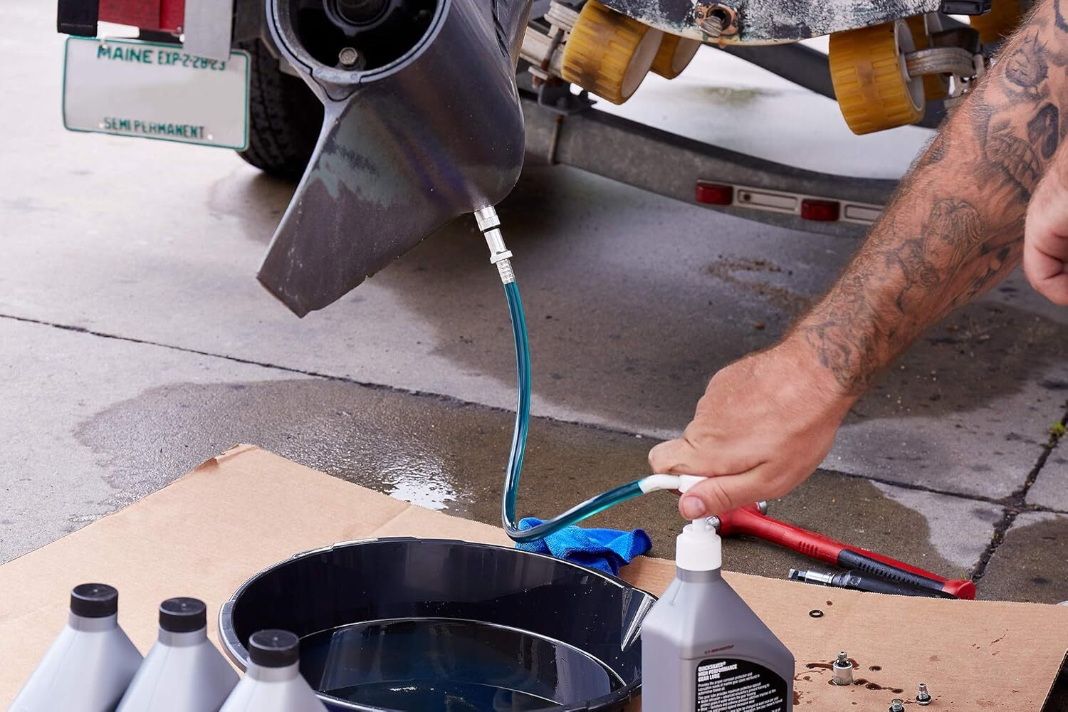 Lower Unit Gear Oil Pump for Standard Quart Bottles Marine Boat Outboard Motors