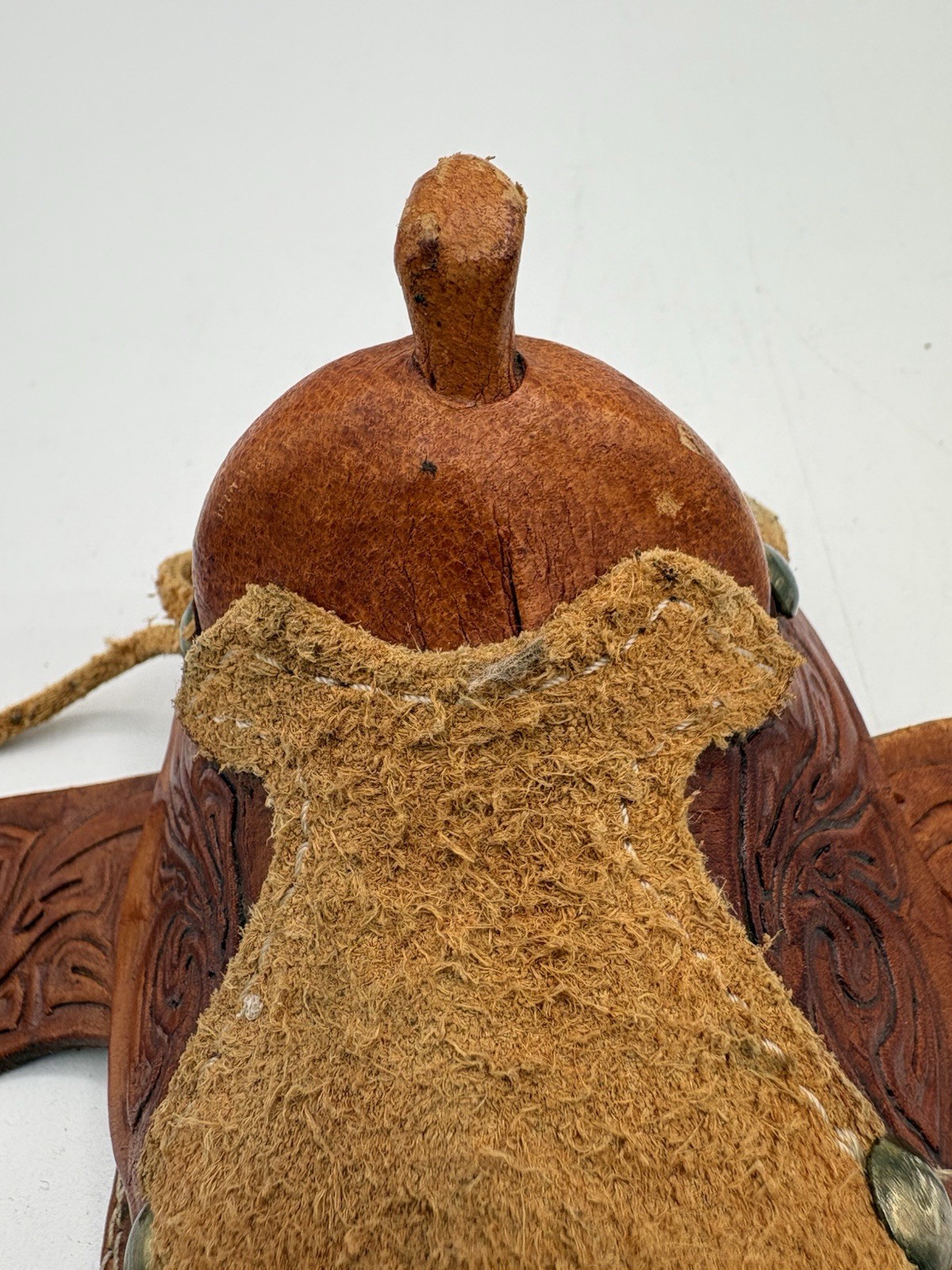 Vintage MINIATURE Western HORSE SADDLE Tooled Leather TOY OR SALESMAN SAMPLE