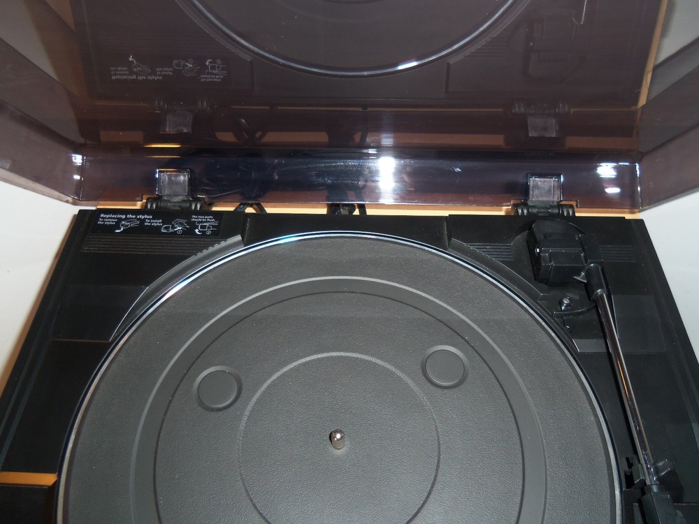 Sony PS-LX250H Automatic Stereo Turntable System Record Player w/ Box (READ)