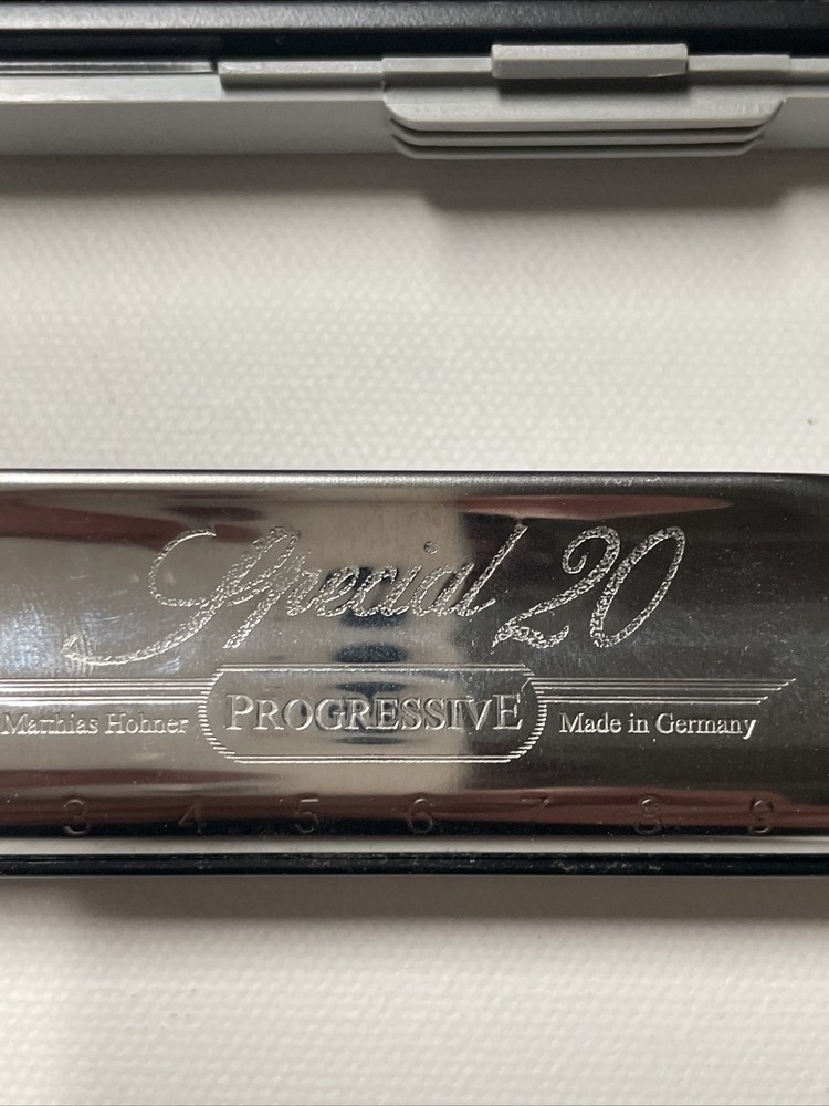 Hohner Special 20 Harmonica With Case L1