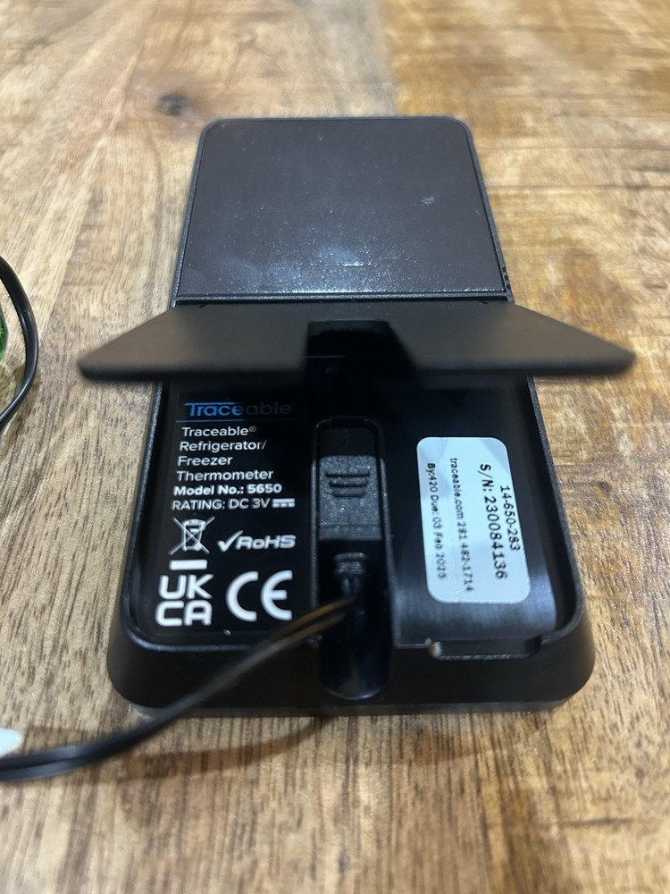 Fisherbrand Traceable Fridge/Freezer Digital Thermometer with Sensor