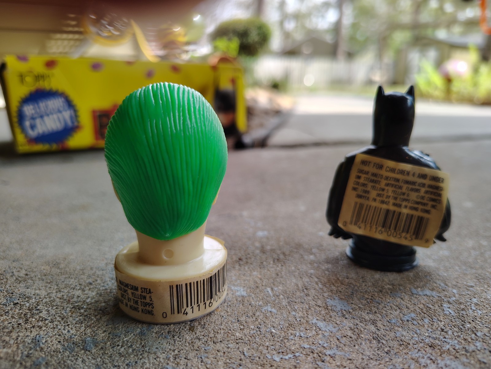 Vintage 1989 candy. Topps Batman Joker Plastic Figures open box w/ 24 packs