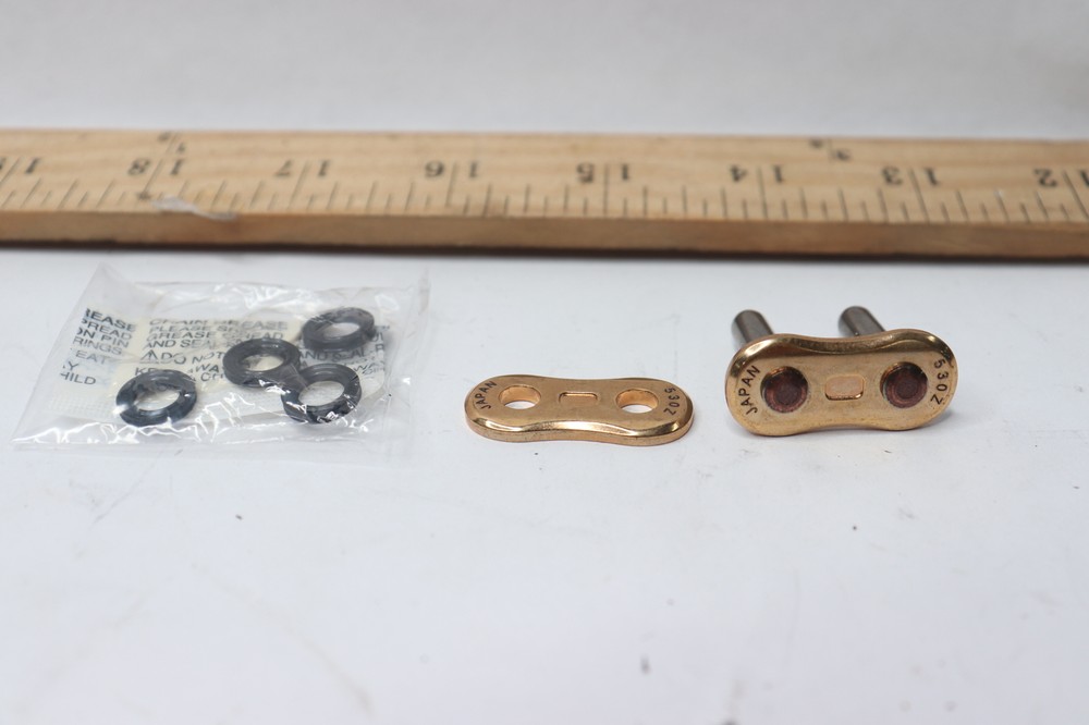 Gold UW-Ring Clip-Type Connecting Link