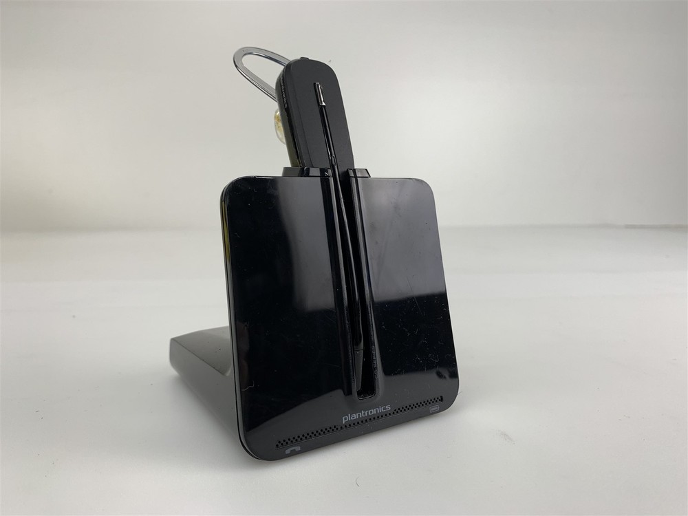 Plantronics C540 Wireless Headset with Ear Loop and C054 Charging Base