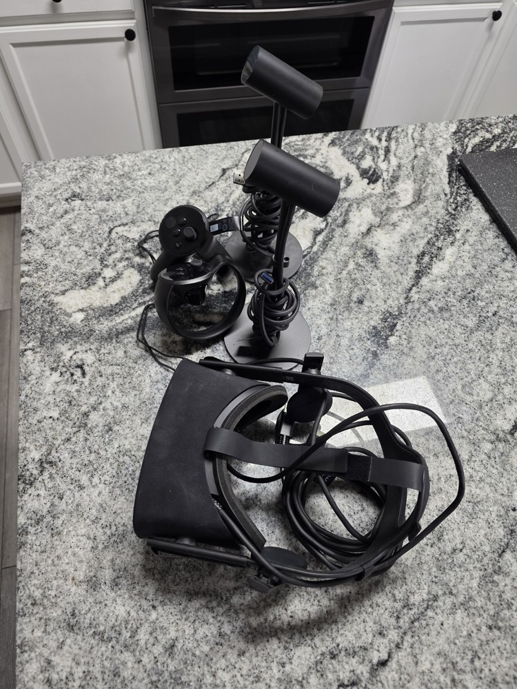 Oculus Rift VR Headset, Full Set With Controllers, Headset, Sensors, No Box
