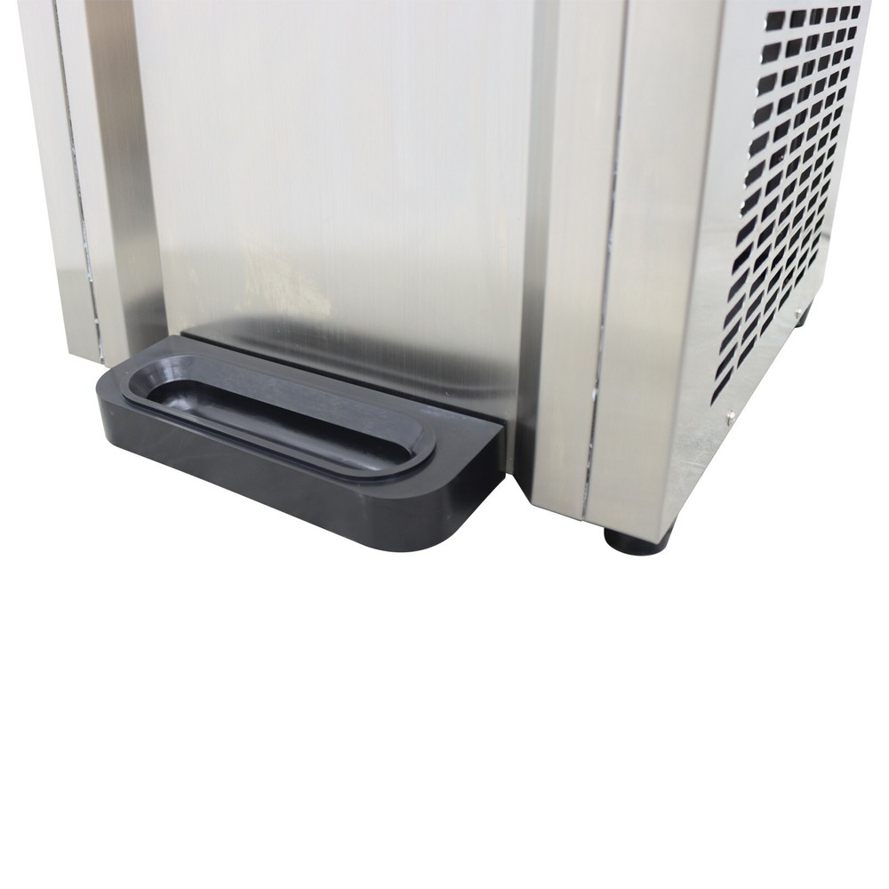 Automatic Soft Ice Cream Machine with Pre-cooling&Preservation Function 3Flavor