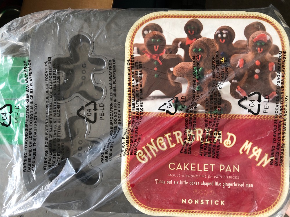 CHICAGO METALLIC THE BAKING EXPERTS GINGERBREAD MAN PAN 6 CAVITIES