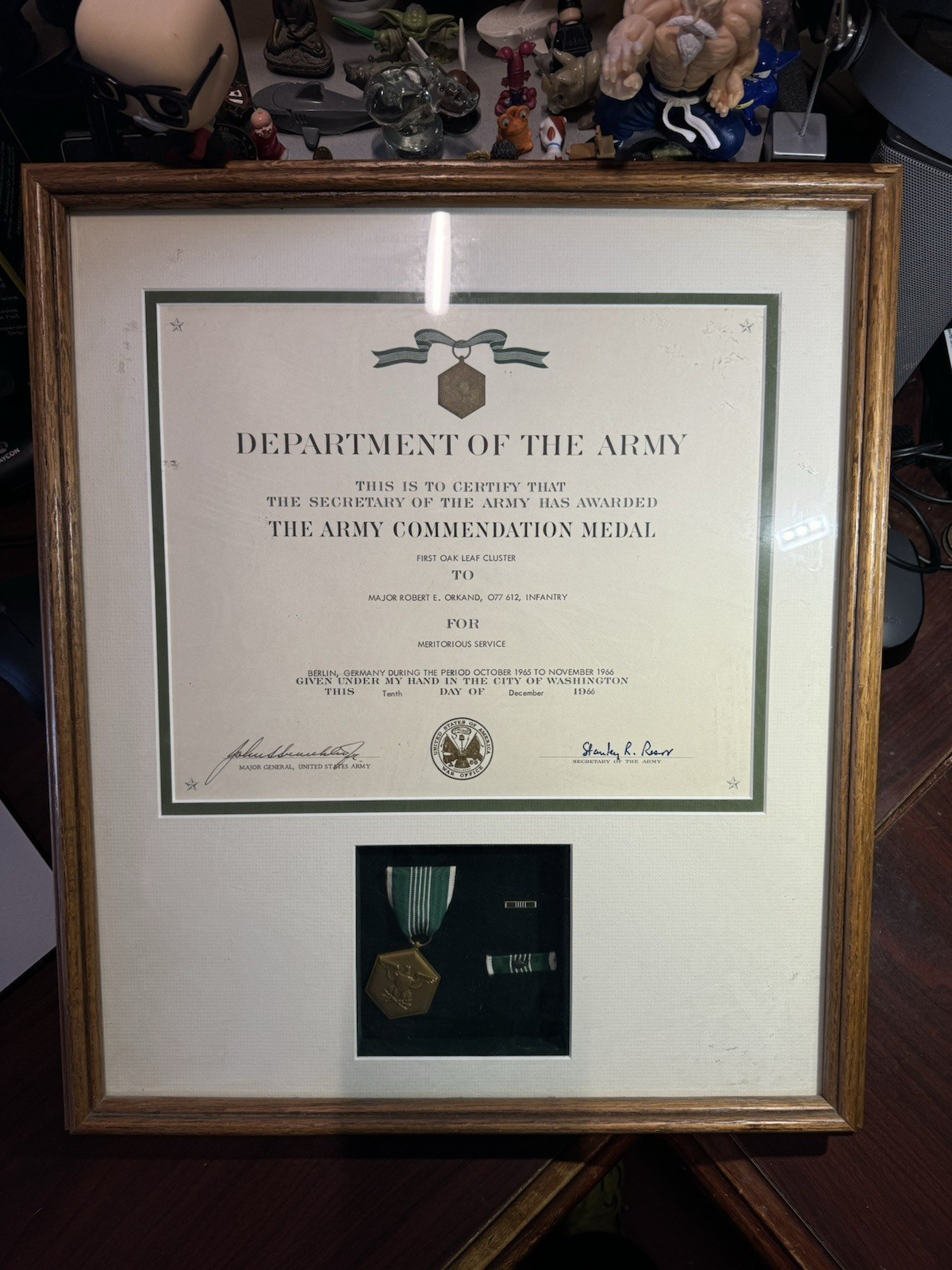 Framed Army Commendation Medal w/ First Oak Leaf w/Certificate SHIPS4FREE2USA!!